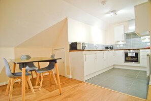Fridge, microwave, oven, coffee/tea maker
