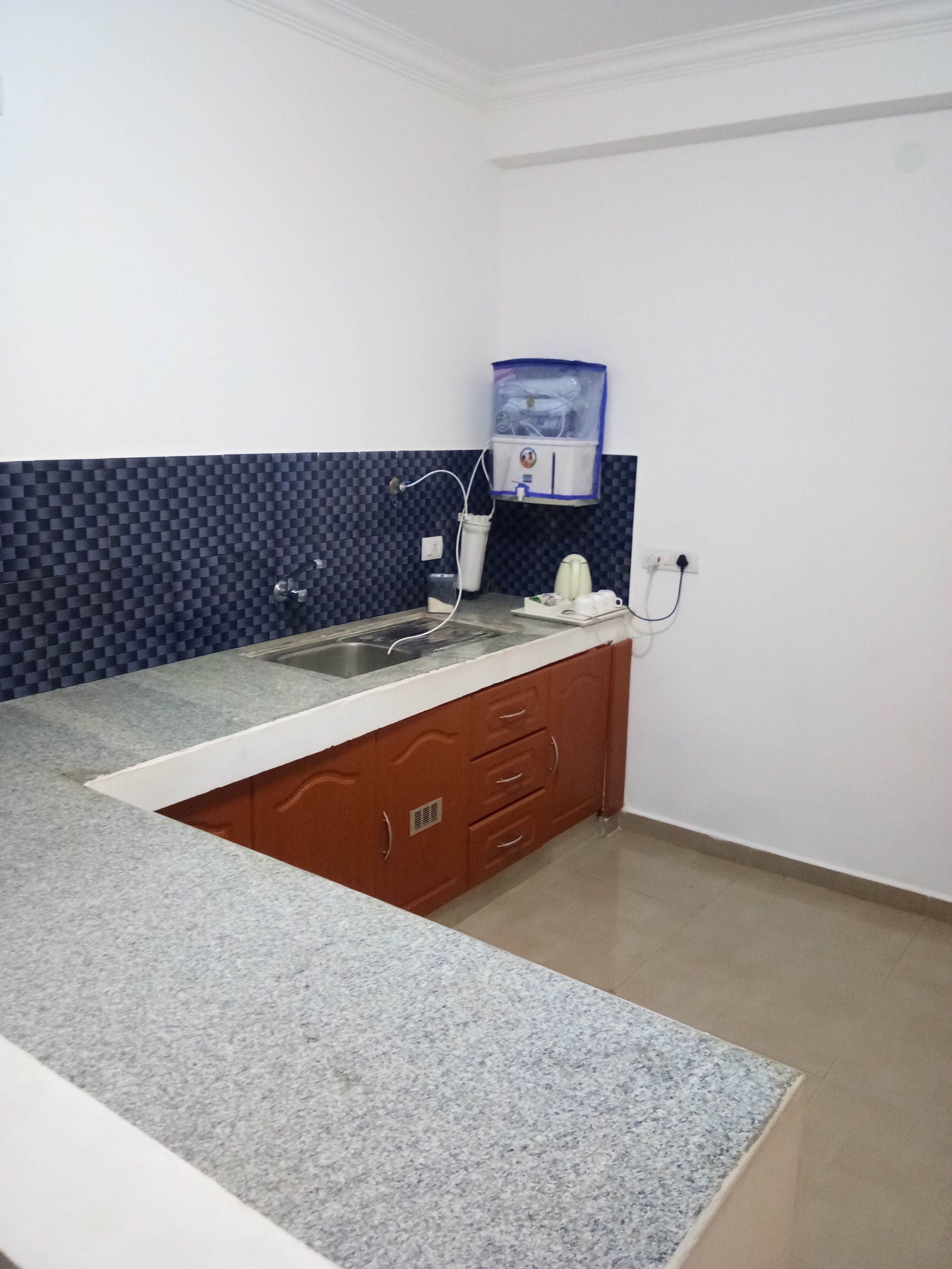 full-sized fridge, microwave, coffee/tea maker