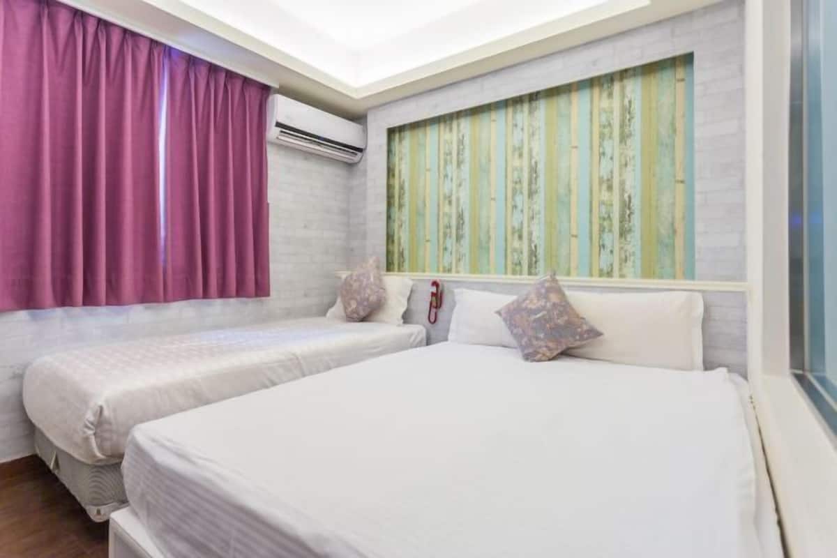 Desk, blackout drapes, soundproofing, free WiFi