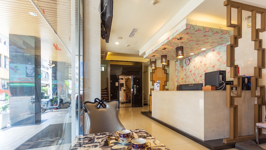 New Rise Hotel