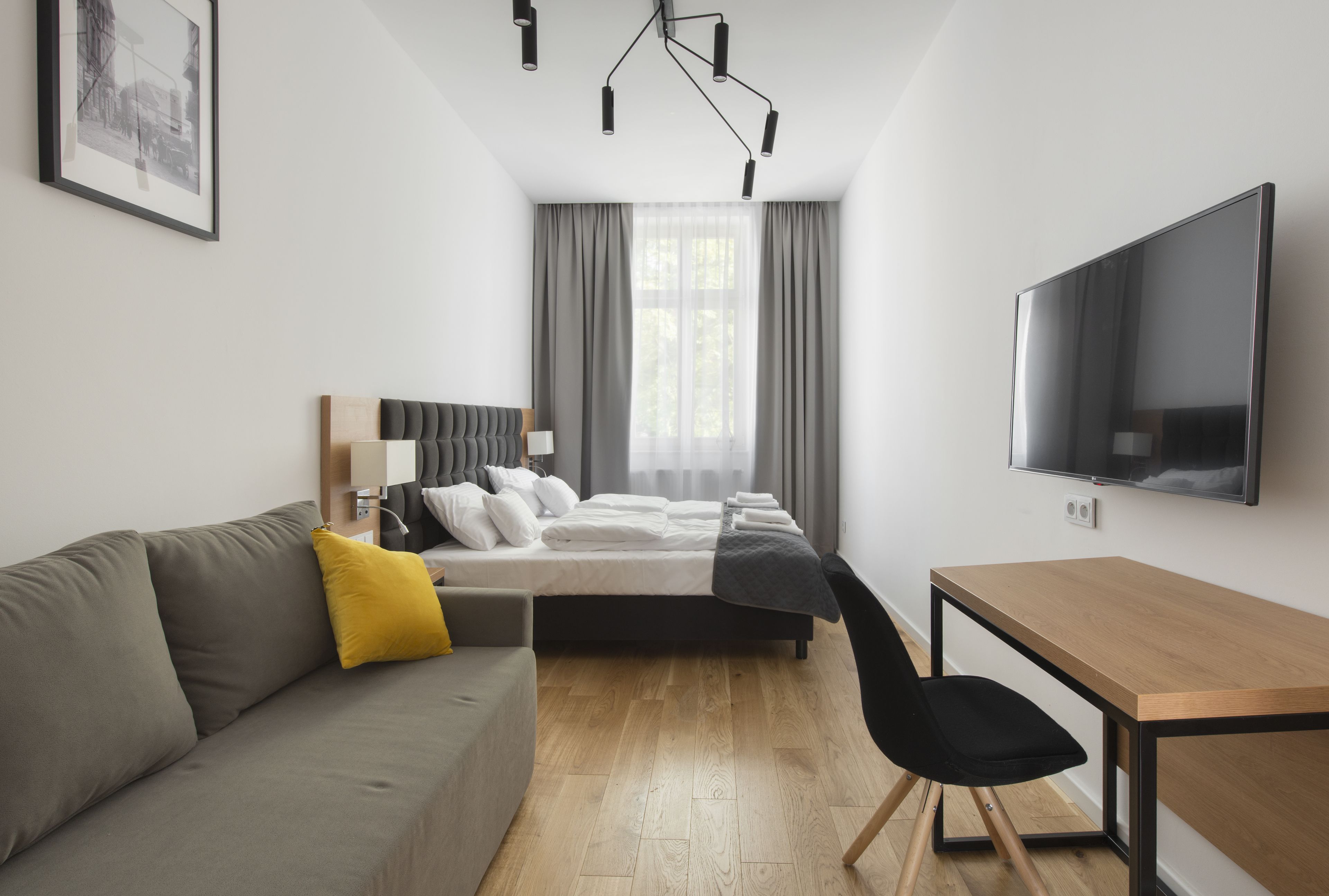 标准开间, 阳台 | 起居区 | 平板电视