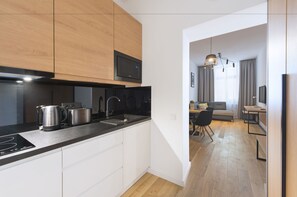 Fridge, microwave, oven, stovetop - BC 29 Residence (Kraków)