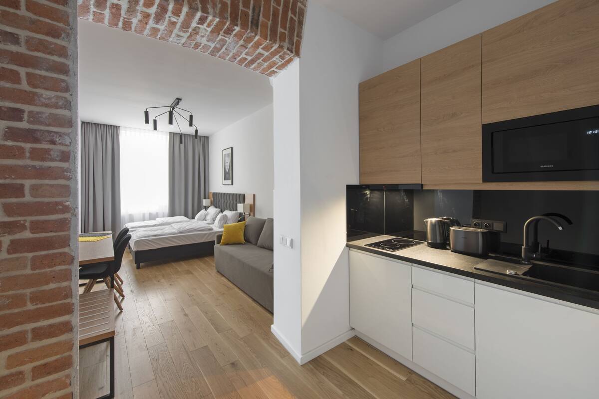 Standard Studio | Private kitchenette | Coffee/tea maker, fridge, microwave, oven