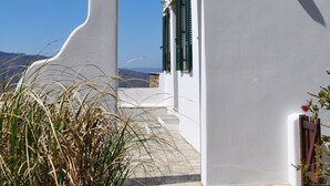 Unclassified image, 2 of 41, button - Astrokaktos (Tinos)