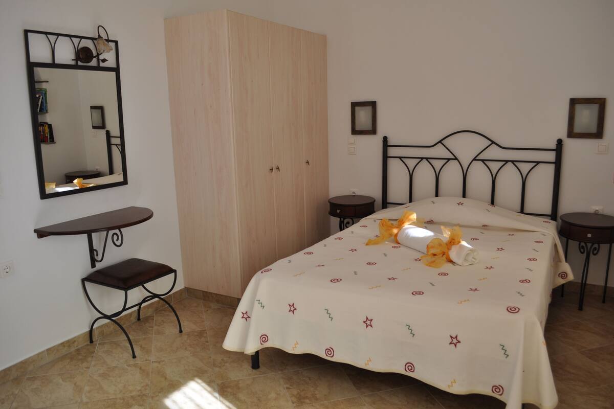 Apartment (4 Adults) | Soundproofing, iron/ironing board, free cribs/infant beds, free WiFi