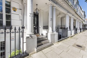 Apartment, 1 Bedroom | Exterior - Cozy 1 Bedroom Apartment near Harrods, Knightsbridge (London)