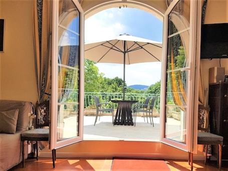 Miscellaneous. B&B With Charm - Quiet With Kitchen & sw Pool