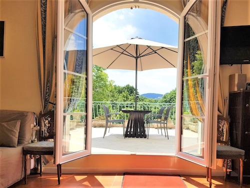 B&B With Charm - Quiet With Kitchen & sw Pool