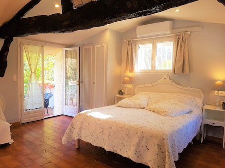 Miscellaneous. B&B With Charm - Quiet With Kitchen & sw Pool