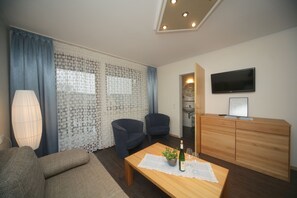 ห้องสวีท, ระเบียง (D) | ห้องน้ำ | ไดร์เป่าผม, ผ้าเช็ดตัว