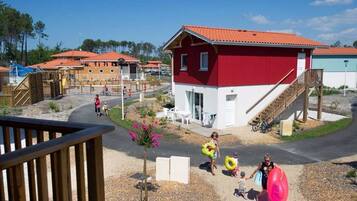 1 bedroom, individually decorated, individually furnished, WiFi