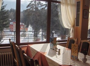 Local and international cuisine - Bor Hotel (Borovets)