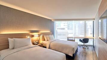 Minibar, in-room safe, desk, laptop workspace