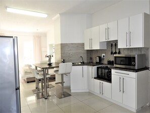 In-room safe, free WiFi, bed sheets