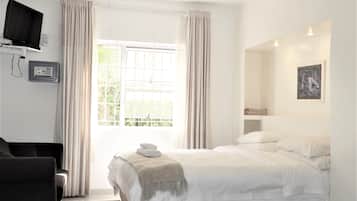 Lux Single/Double/ Family Room 6 Sleeper  | In-room safe, free WiFi, bed sheets