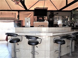 Bar (in der Unterkunft)