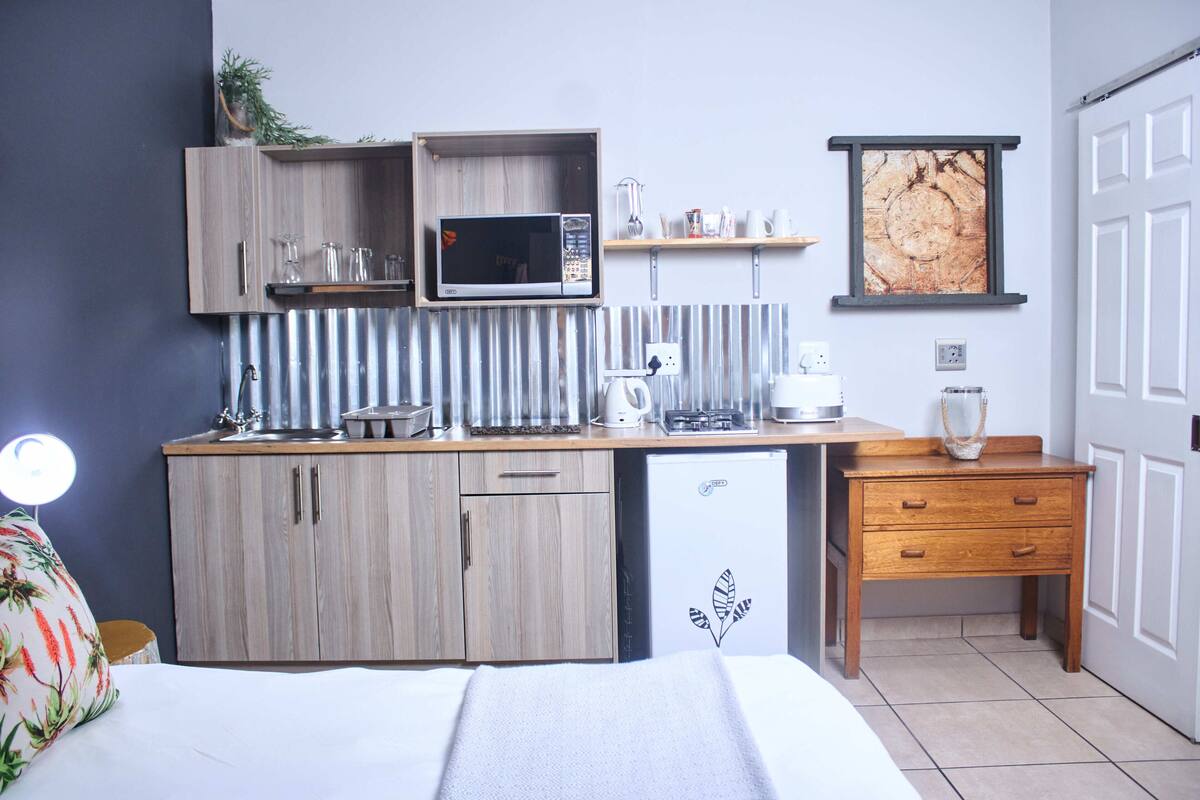 Habitación de lujo con 1 cama doble o 2 individuales, 1 habitación, en la zona del patio | 1 dormitorio, ropa de cama de alta calidad, colchones Select Comfort