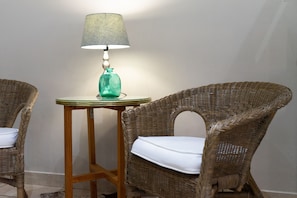 Premium bedding, Select Comfort beds, in-room safe - De Akker Guest House (Oudtshoorn)