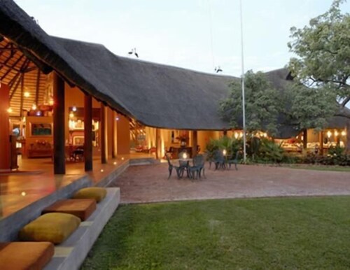 Uris Safari Lodge - Campground