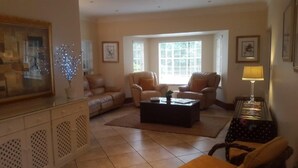 TV - Crackerjack Guest House (Sandton)