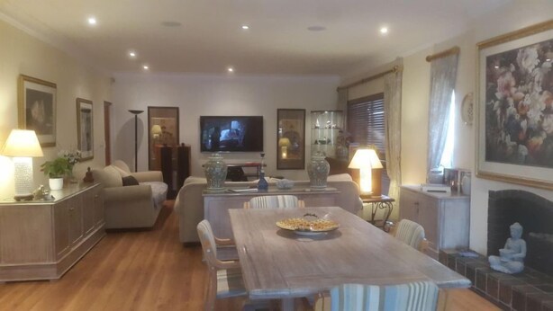 TV - Crackerjack Guest House (Sandton)