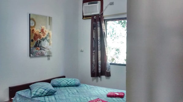 Minibar, blackout curtains, free WiFi, bed sheets