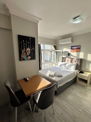 Minibar, desk, laptop workspace, free WiFi - Bade Hotel Kadikoy (Istanbul)