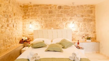 In-room safe, desk, soundproofing, iron/ironing board