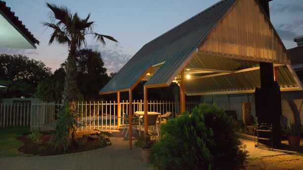 BBQ/picnic area - Pebble Fountain Guesthouse (Bloemfontein)