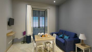 Superior-Suite, 1 Schlafzimmer, Nichtraucher, Stadtblick | Wohnzimmer