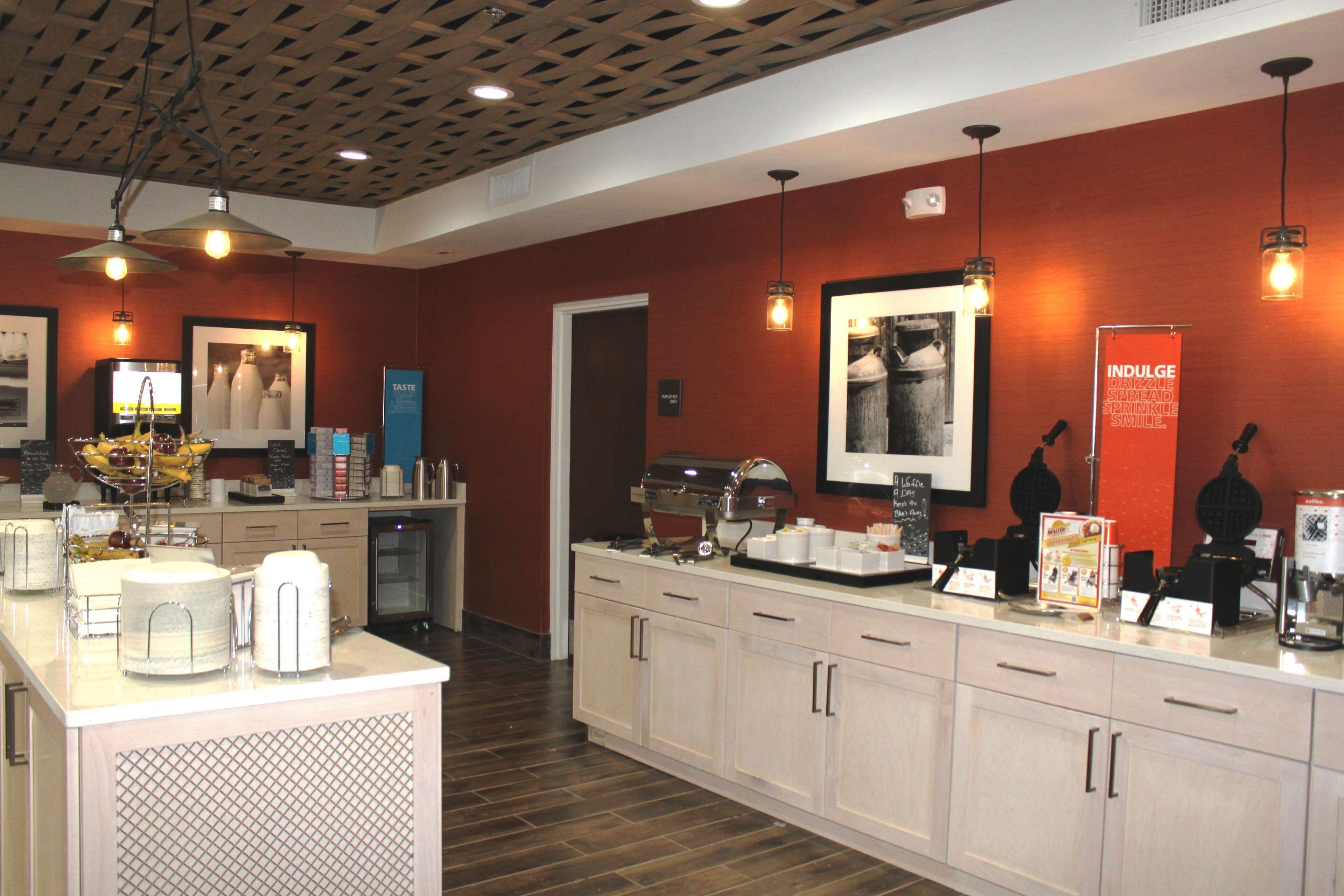 free daily continental breakfast