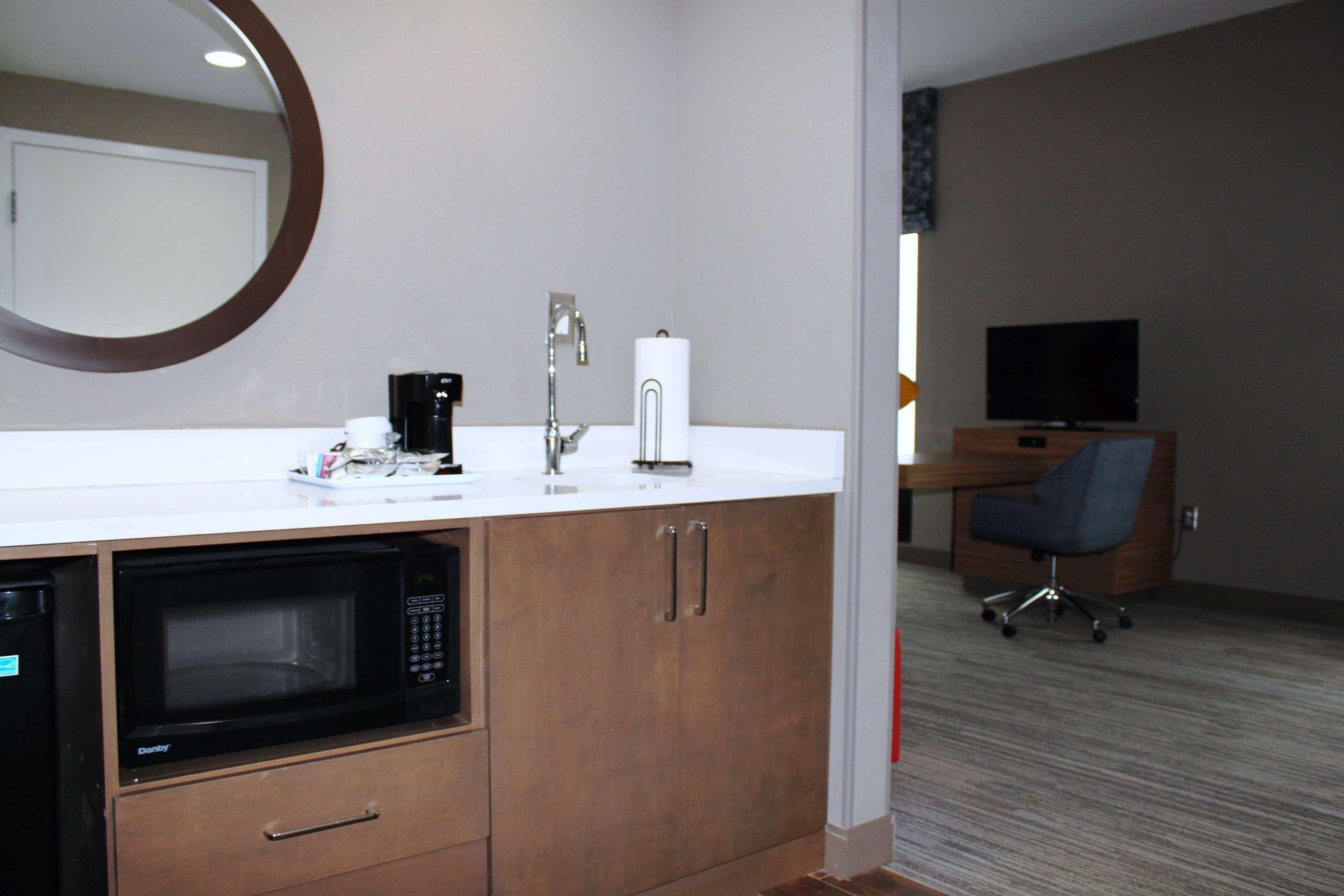 studio, 1 king bed, refrigerator & microwave (wet bar) | premium bedding, desk, laptop workspace, blackout curtains