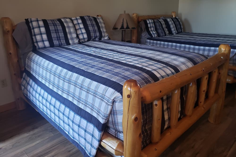 Briarwood Motor Inn - Millinocket, ME