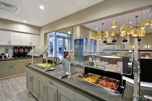 Desayuno buffet incluido todos los días 