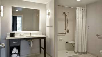 Suite, 1 cama King size, con acceso para personas discapacitadas (Hearing, Roll-in Shower) | Regadera en el baño