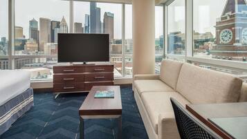 Studio, 1 King Bed, City View, Corner | City view