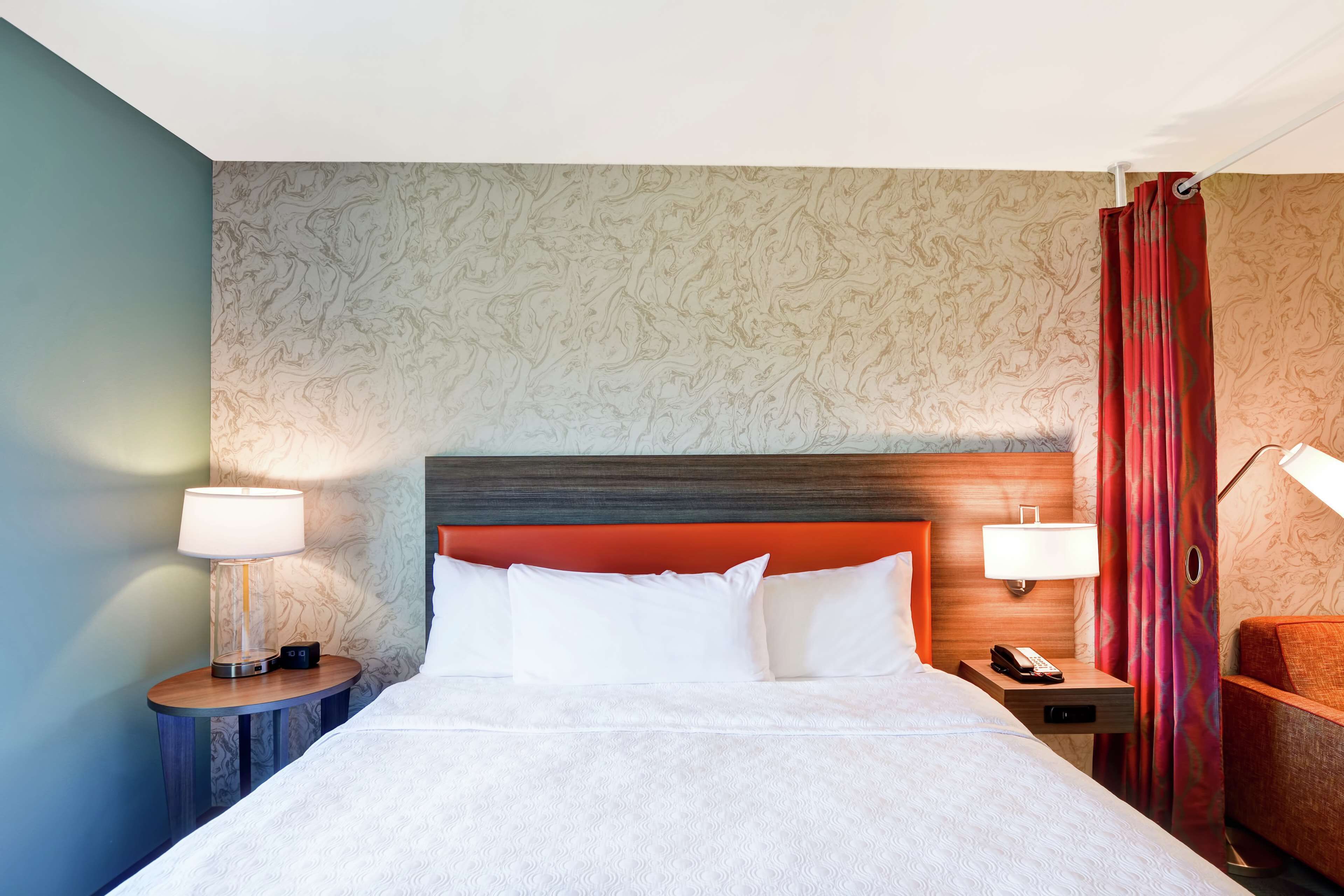 42-inch flat-screen tv with cable channels, tv