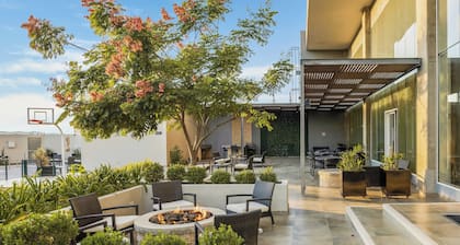 Fiesta Inn Suites Aeropuerto del Bajío
