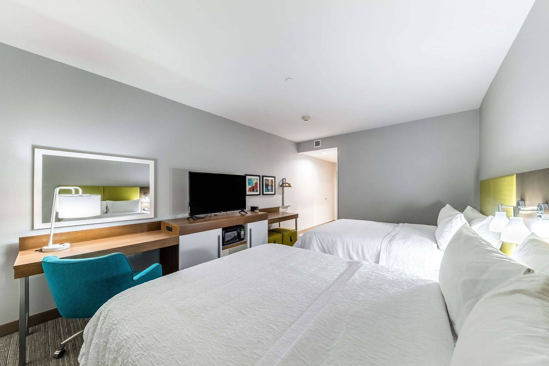 In-room safe, desk, iron/ironing board, cribs/infant beds