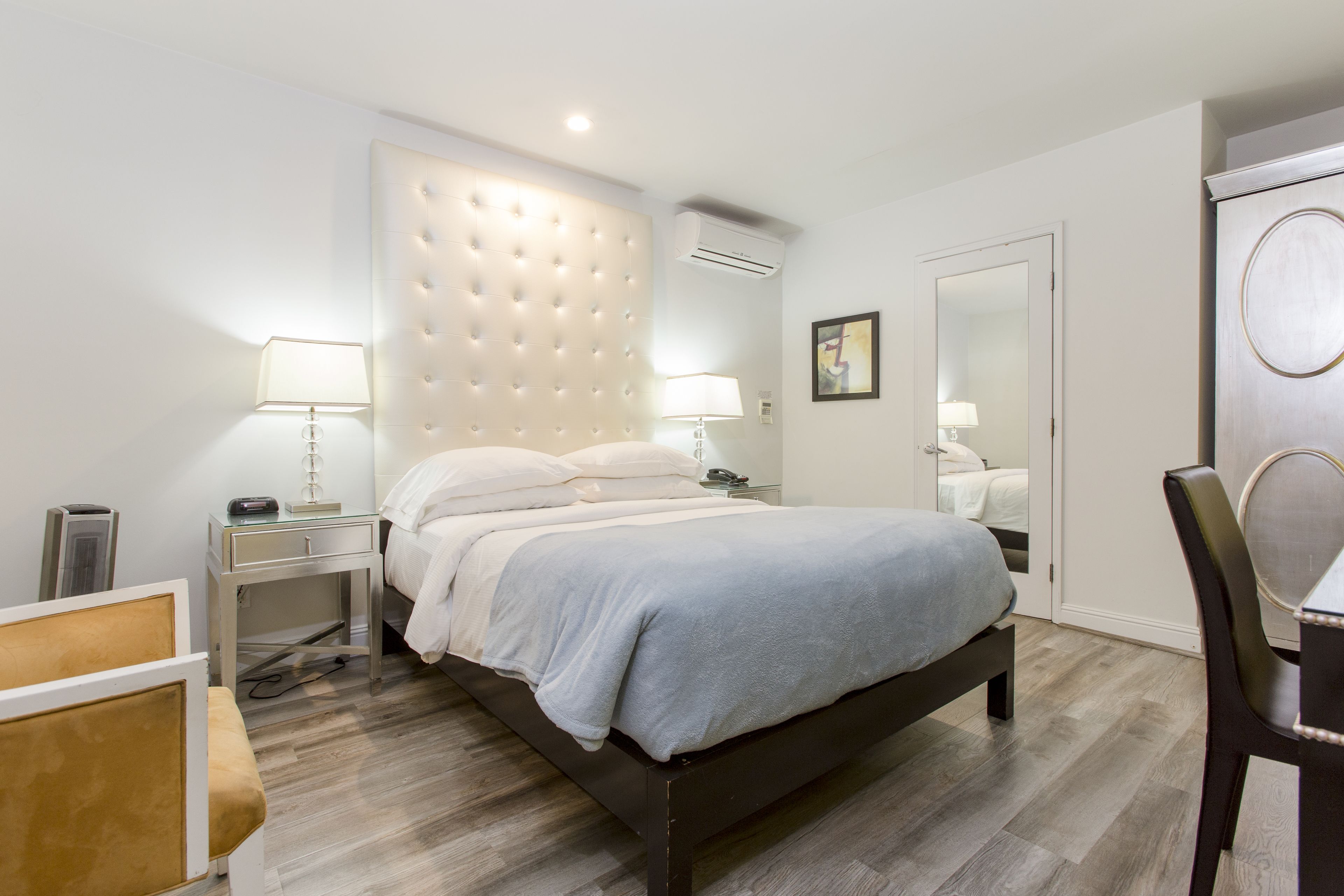 Premium bedding, desk, iron/ironing board, free WiFi