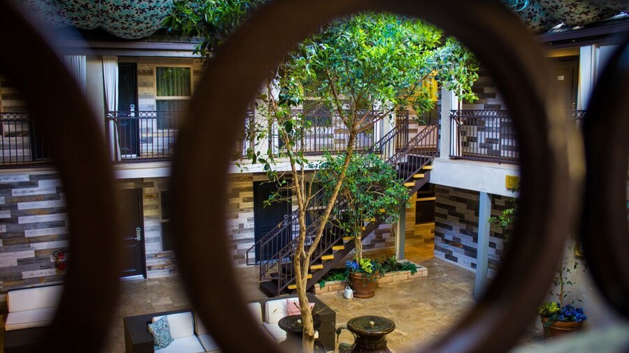 L.A. Sky Boutique Hotel