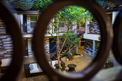 L.A. Sky Boutique Hotel