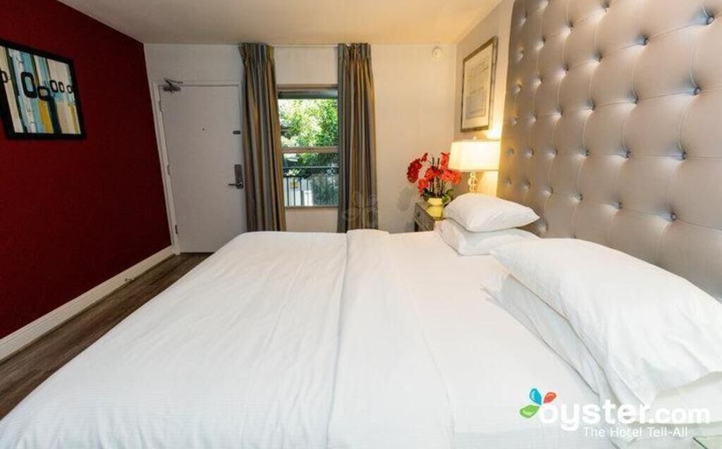 Premium bedding, desk, iron/ironing board, free WiFi