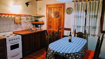 Baita, 2 camere da letto, vista montagna | Cucina privata | Frigorifero, microonde, forno, piano cottura