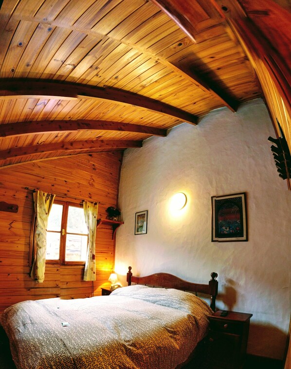 Cabaña, 2 habitaciones, vistas a la montaña | 1 dormitorio, edredones de plumas, wifi gratis y ropa de cama
