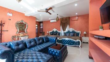 6 bedrooms, minibar, free WiFi, bed sheets