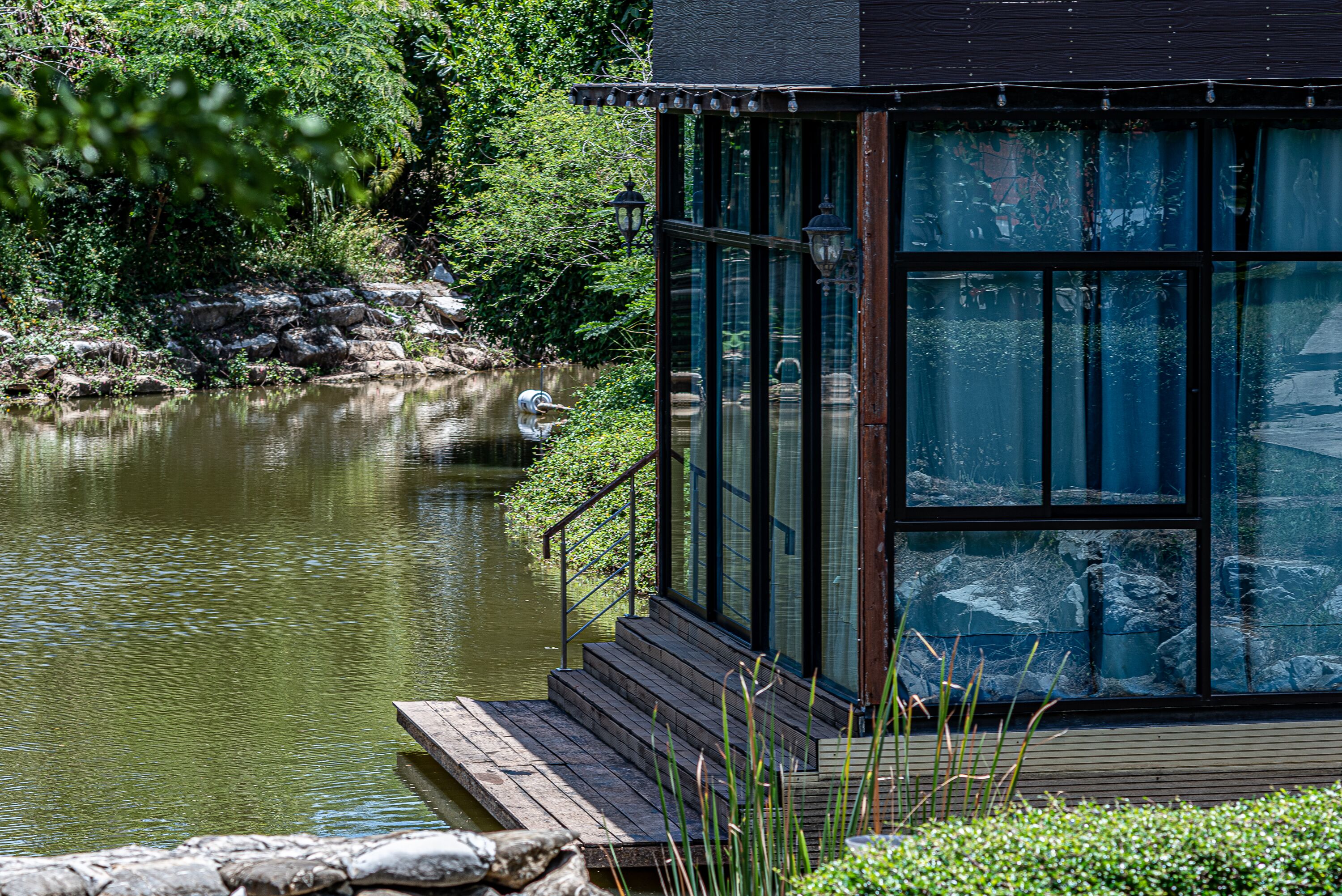 Glass House 1King Bed | 6 phòng ngủ, minibar, truy cập Internet không dây miễn phí 