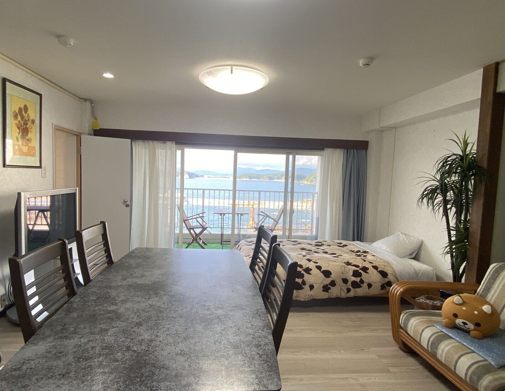 [nankai-shirahama villa resort annex] japanese western style room with hot spring, non smoking | living area | flat-screen tv