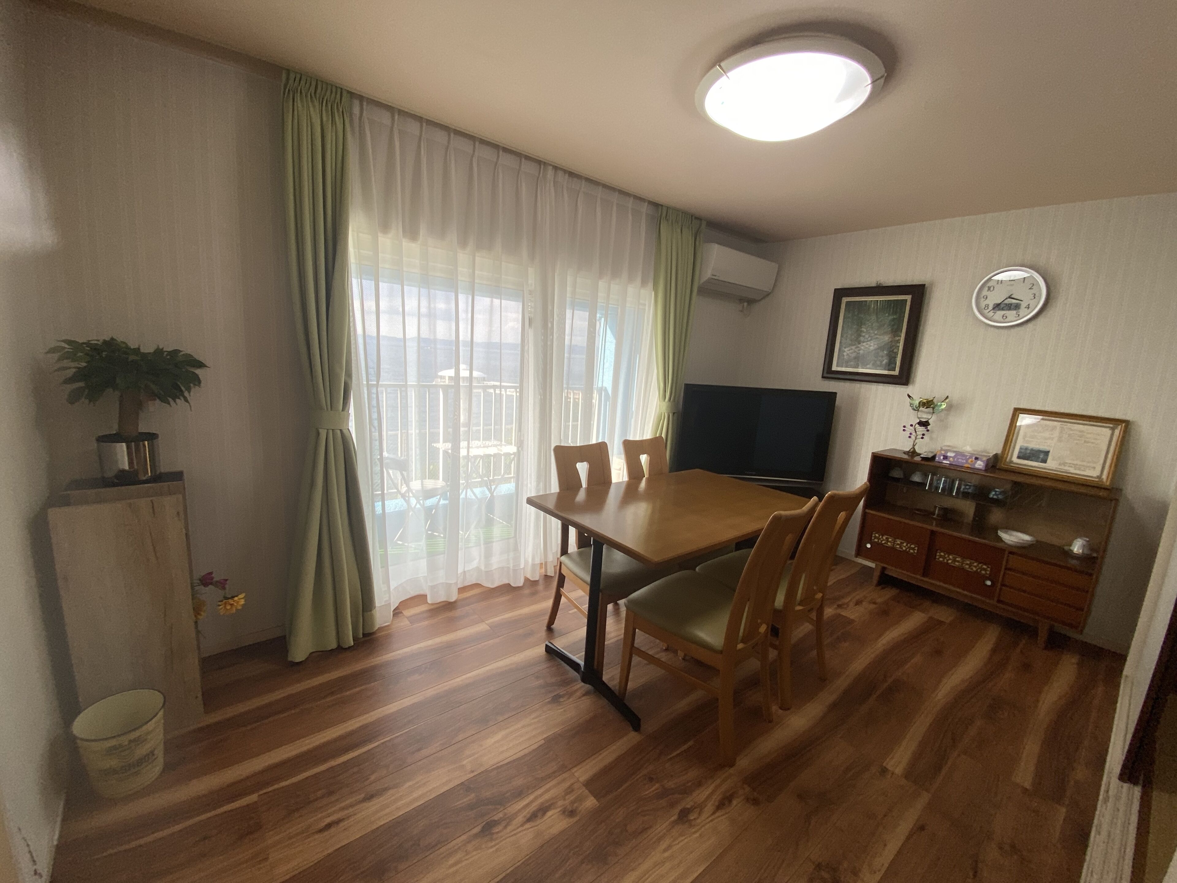 [nankai-shirahama villa resort annex] japanese style room with hot spring, non smoking | living area | flat-screen tv