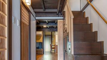 Standard-Stadtwohnung, 3 Schlafzimmer, Nichtraucher, Küche | Laptopgeeigneter Arbeitsplatz, kostenloses WLAN, Bettwäsche